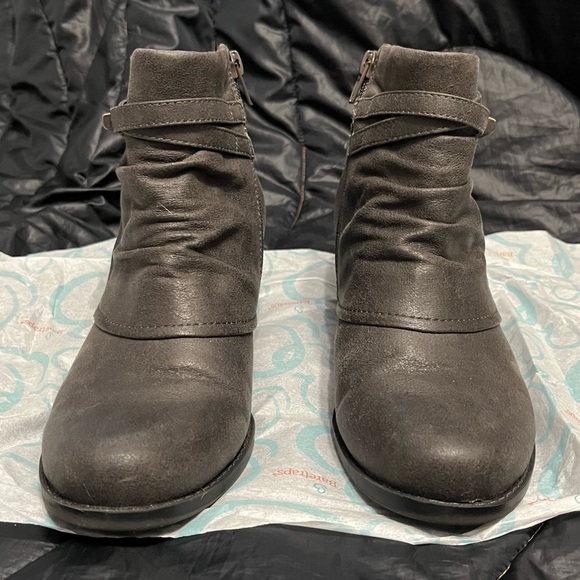 Baretraps | Women’s Rhapsody Ankle Boots | Size 7.5M - Picture 3 of 16